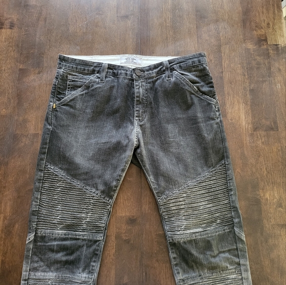 Golden Denim Jeans - Picture 2 of 11